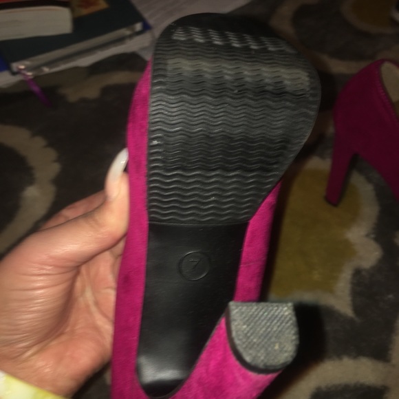 Pink Heels! - Picture 2 of 4